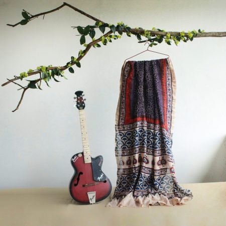 SIAZLOOM Dark Purple Colour Chanderi Silk Saree with Bandhej work from Rajasthan. Red and Beige Border.