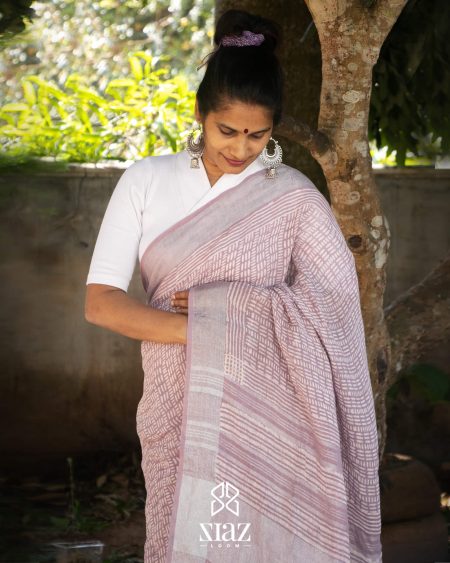 Siazloom Handloom Linen Saree with Geometric Patterened Batik Work (with Natural Dyes) - Lavender.