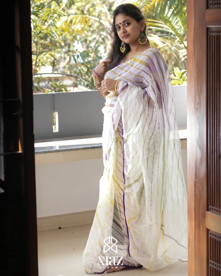 Siazloom - White Lehariya Kota Cotton Saree with Violet Pom Pom Border and Tassels (LKCS2201007)