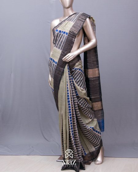 SIAZLOOM Beige Bhagalpuri Tussar Silk Saree with a mixture of Green, Blue and Black patterns all over Body. Black Zari Border and Pallu.